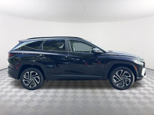 Phantom Black 2026 Hyundai TUCSON SEL