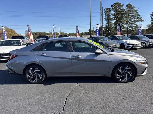 2025 Hyundai ELANTRA SEL Convenience