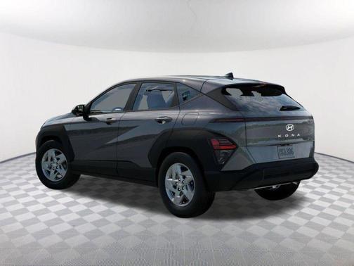 PE2 2027 Hyundai KONA SE