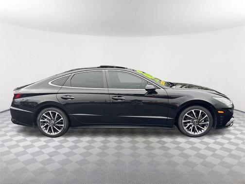 2022 Hyundai SONATA Limited