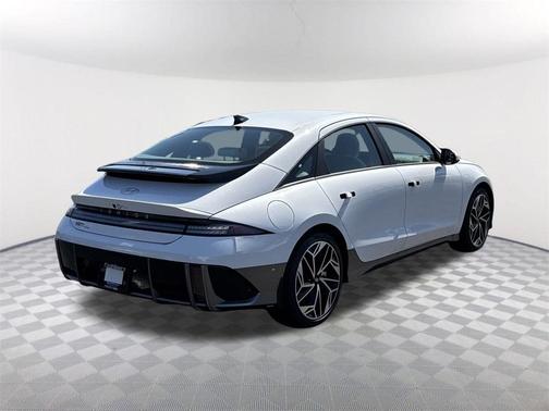 2025 Hyundai IONIQ 6 SEL