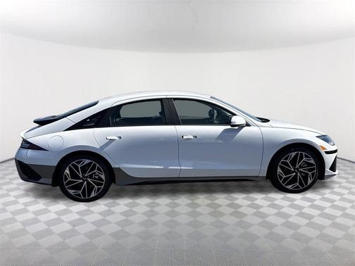 2025 Hyundai IONIQ 6 SEL