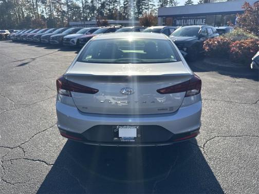 2020 Hyundai ELANTRA SE