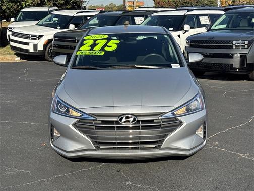 2020 Hyundai ELANTRA SE