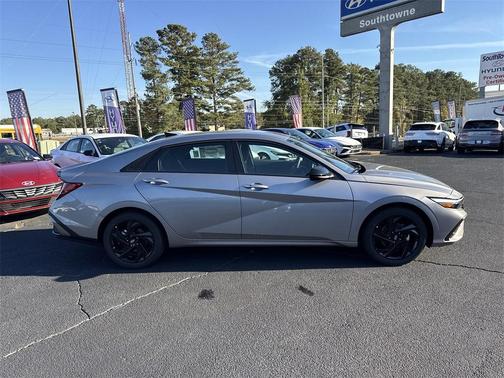 2026 Hyundai ELANTRA SEL