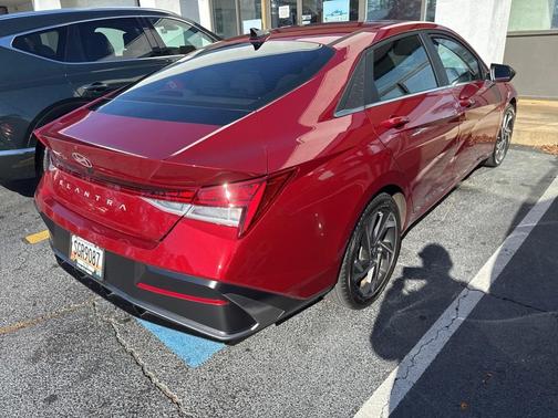 2024 Hyundai ELANTRA SEL