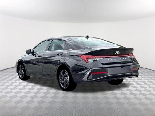 2026 Hyundai ELANTRA SEL