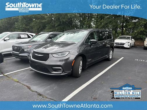 2023 Chrysler Pacifica Touring-L