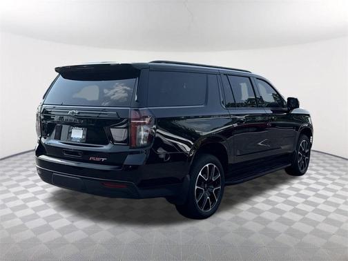 2023 Chevrolet Suburban RST