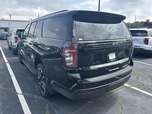 2023 Chevrolet Suburban RST
