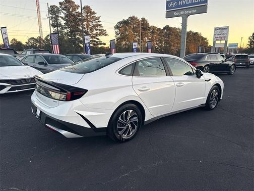 2026 Hyundai SONATA Hybrid Blue