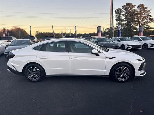 2026 Hyundai SONATA Hybrid Blue