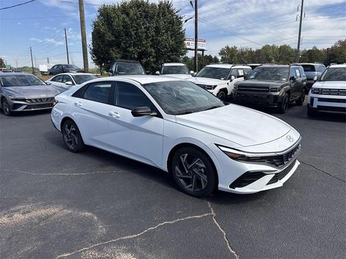 2025 Hyundai ELANTRA SEL Sport