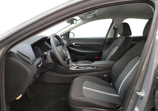 2022 Hyundai SONATA SE