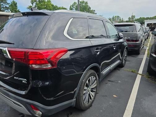 Black 2019 Mitsubishi Outlander