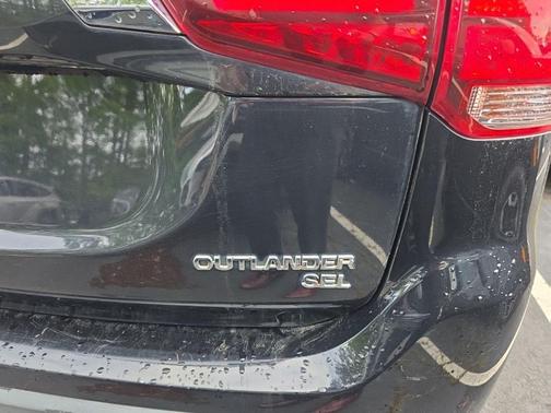Black 2019 Mitsubishi Outlander