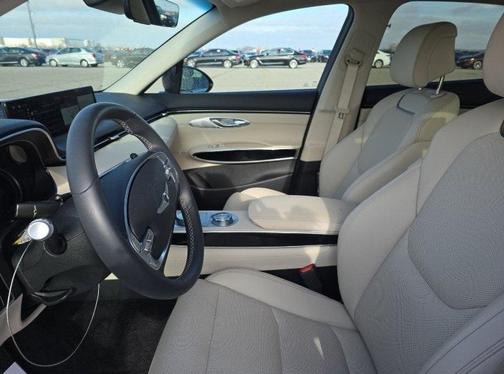 2025 Genesis GV70 2.5T