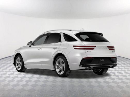 Uyuni White 2026 Genesis GV70 2.5T
