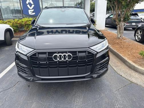 Mythos Black Metallic 2022 Audi Q7 55 Premium Plus