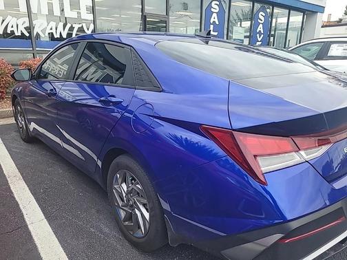 2024 Hyundai ELANTRA SEL