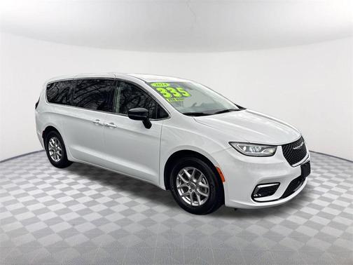 2024 Chrysler Pacifica Touring-L