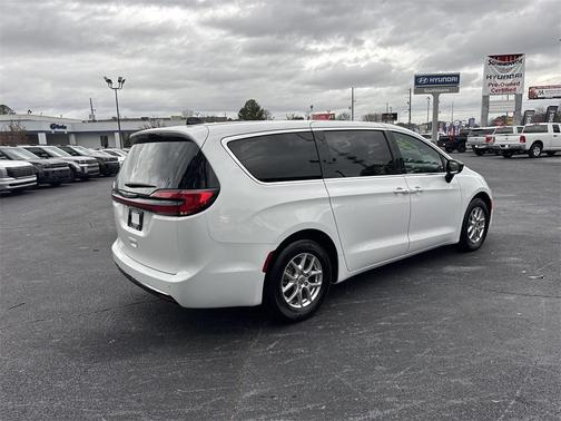 2024 Chrysler Pacifica Touring-L