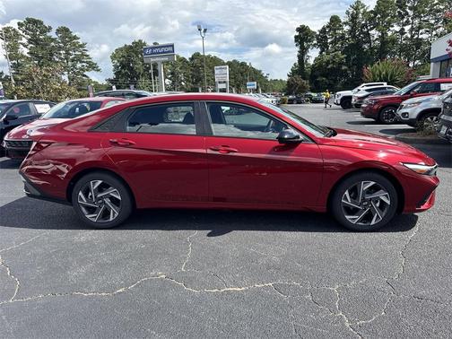 2025 Hyundai ELANTRA SEL Sport