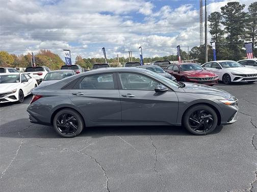 2026 Hyundai ELANTRA SEL