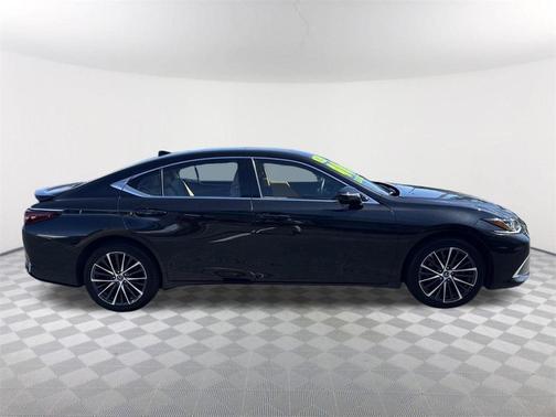 2022 Lexus ES 250 Luxury