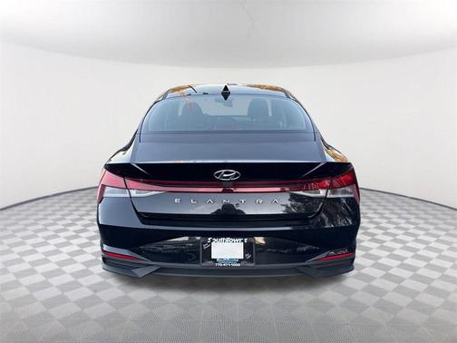 2021 Hyundai ELANTRA SE