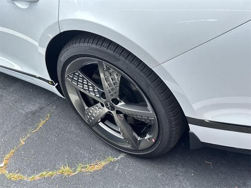 2025 Genesis G80 2.5T