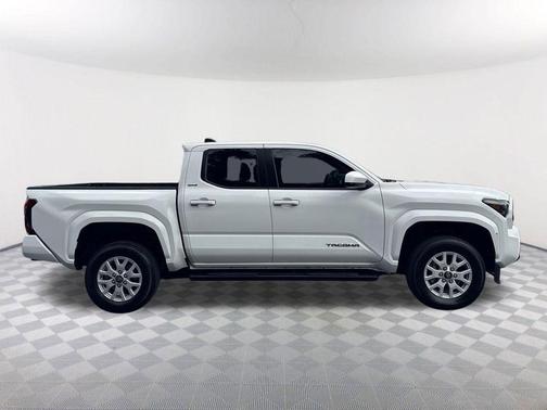 Ice 2024 Toyota Tacoma SR5