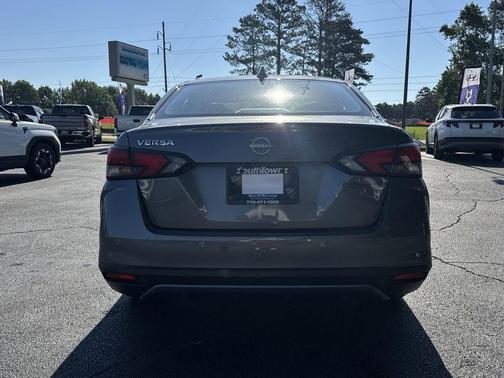 Gun Metallic 2025 Nissan Versa 1.6 SV