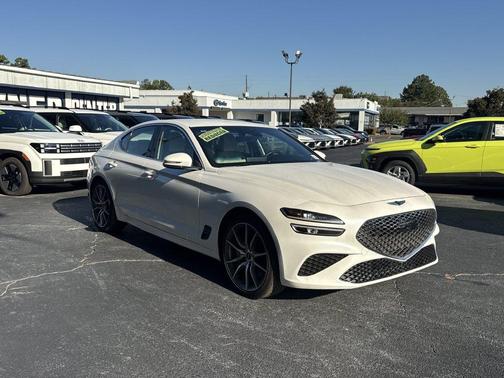 Uyuni White 2025 Genesis G70 2.5T