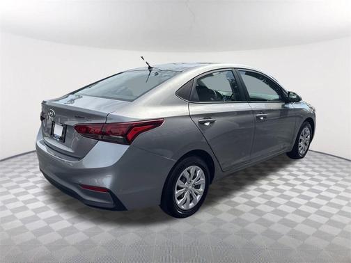 2022 Hyundai Accent SE