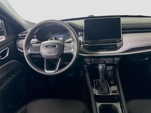 Metallic 2024 Jeep Compass Latitude Lux