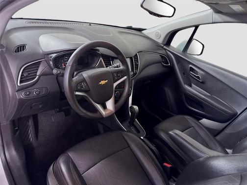 Silver Ice Metallic 2017 Chevrolet Trax LT