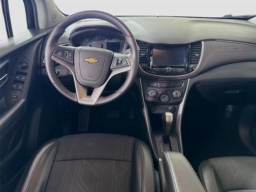 Silver Ice Metallic 2017 Chevrolet Trax LT