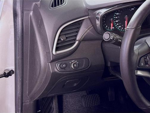 Silver Ice Metallic 2017 Chevrolet Trax LT