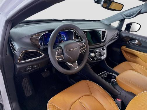2023 Chrysler Pacifica Hybrid Pinnacle