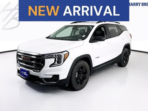 Summit White 2023 GMC Terrain AT4