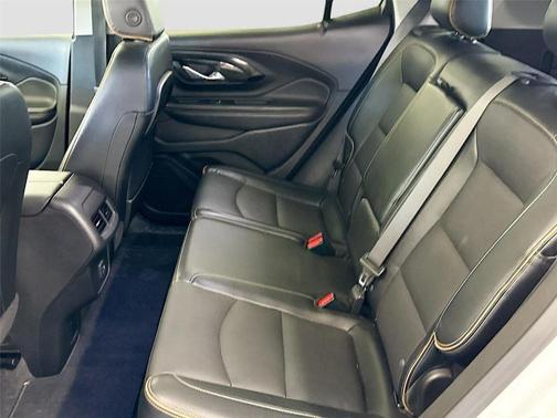Summit White 2023 GMC Terrain AT4
