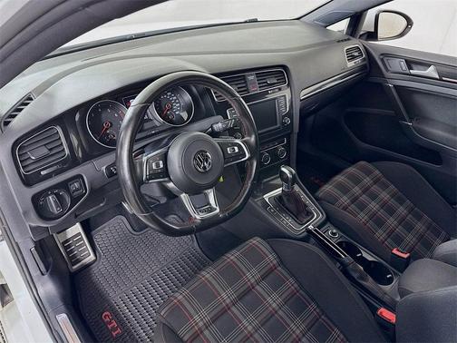 2017 Volkswagen Golf GTI S 4-Door
