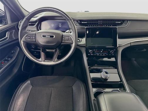 Gray 2022 Jeep Grand Cherokee Altitude