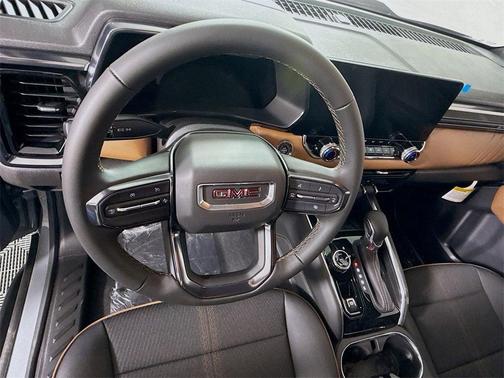 2025 GMC Canyon AT4