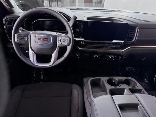 2025 GMC Sierra 1500 SLE