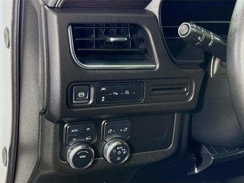 Summit White 2024 GMC Yukon SLE