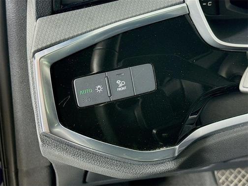 2024 Audi Q3 45 S line Premium