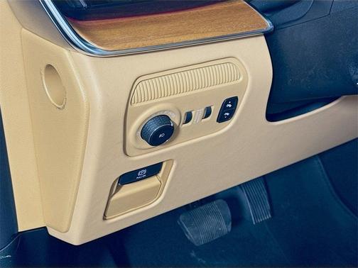 2023 Jeep Grand Wagoneer L Series III