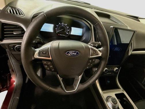 Burgundy Velvet Metallic Tinted Clearcoat 2024 Ford Edge SEL